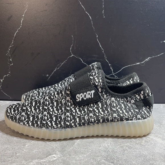 Sport sneaker Black/White Size 5m - Picture 3 of 9